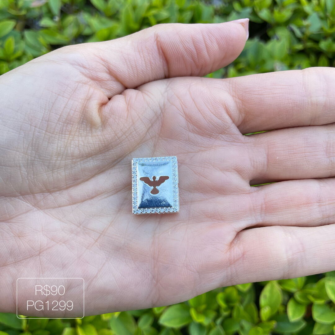 Pingente Quadrado Espírito Santo Cravejado Cristal Prateado